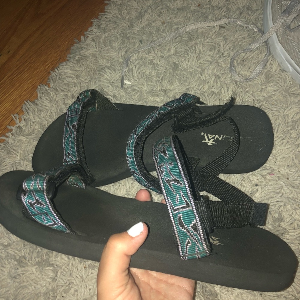 Sandals - Picture 2 of 3